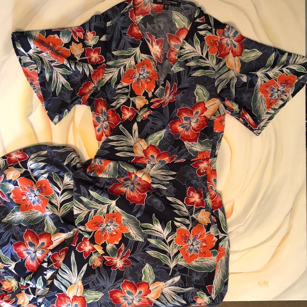 Hawaiian wrap dress flowwy and airy medium